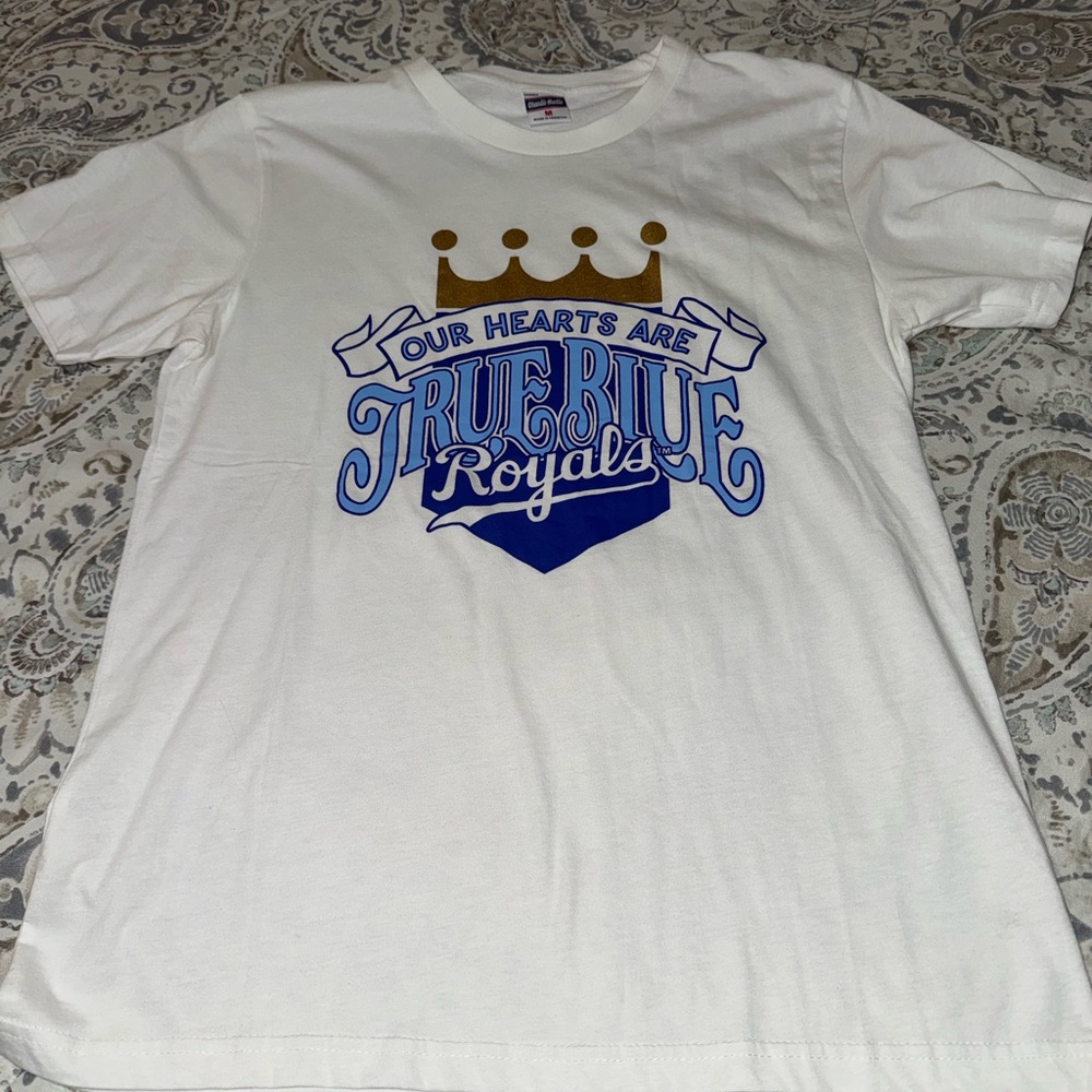 New Charlie Hustle Medium True Blue KC Royals Graphic T-Shirt
